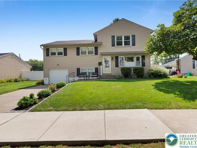1938 Woodbury Rd, Bethlehem, PA, 18017