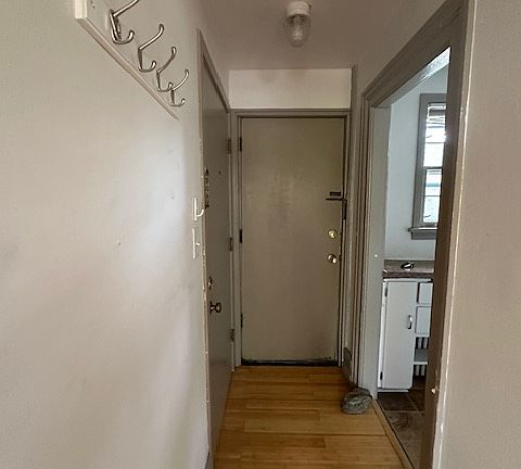 3rd image of 611 W Liberty St #3