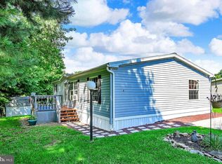 4 Hawthorne Ln, Hamburg, PA 19526