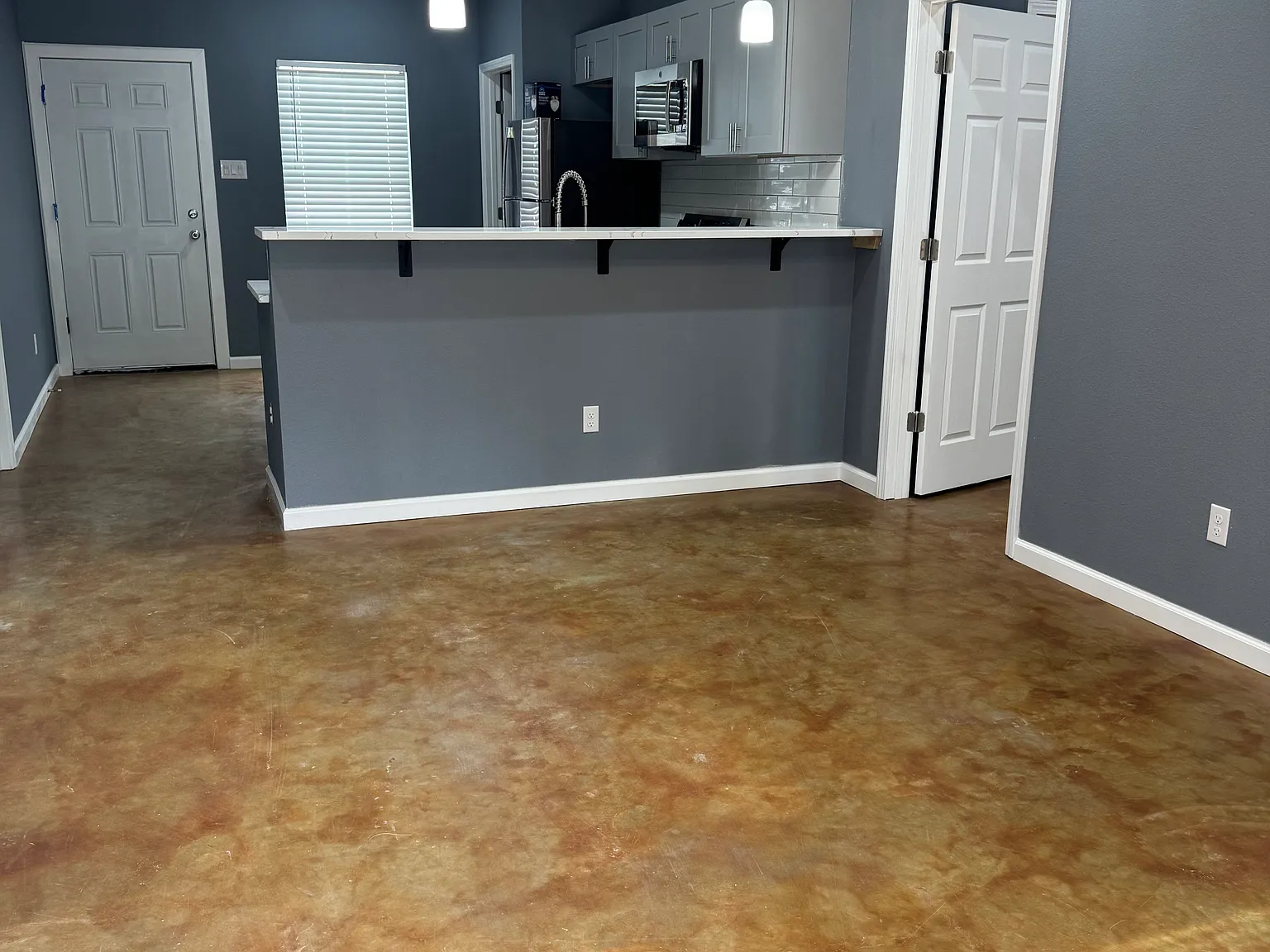 3 bed, $1,350 — Photo 3