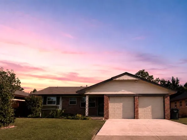 128 SW 12th St, Moore, OK 73160