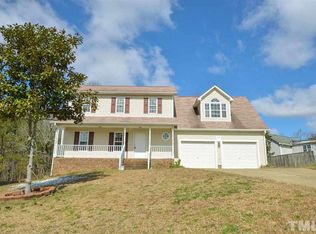 40 Robeson Ct, Spring Lake, NC 28390