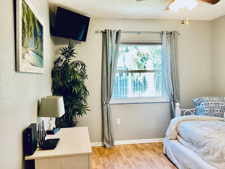 921 Cypress Wood Ln — Photo 40