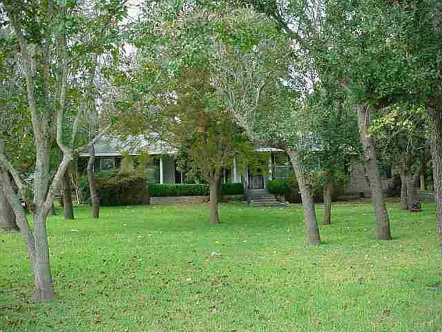1st image of 118 W Lane Dr