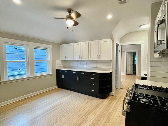3rd image of 4741 N Artesian Ave #3