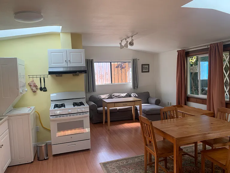 Stand alone backyard fully furnished cottage