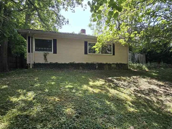 853 W 8th St, Connersville, IN 47331