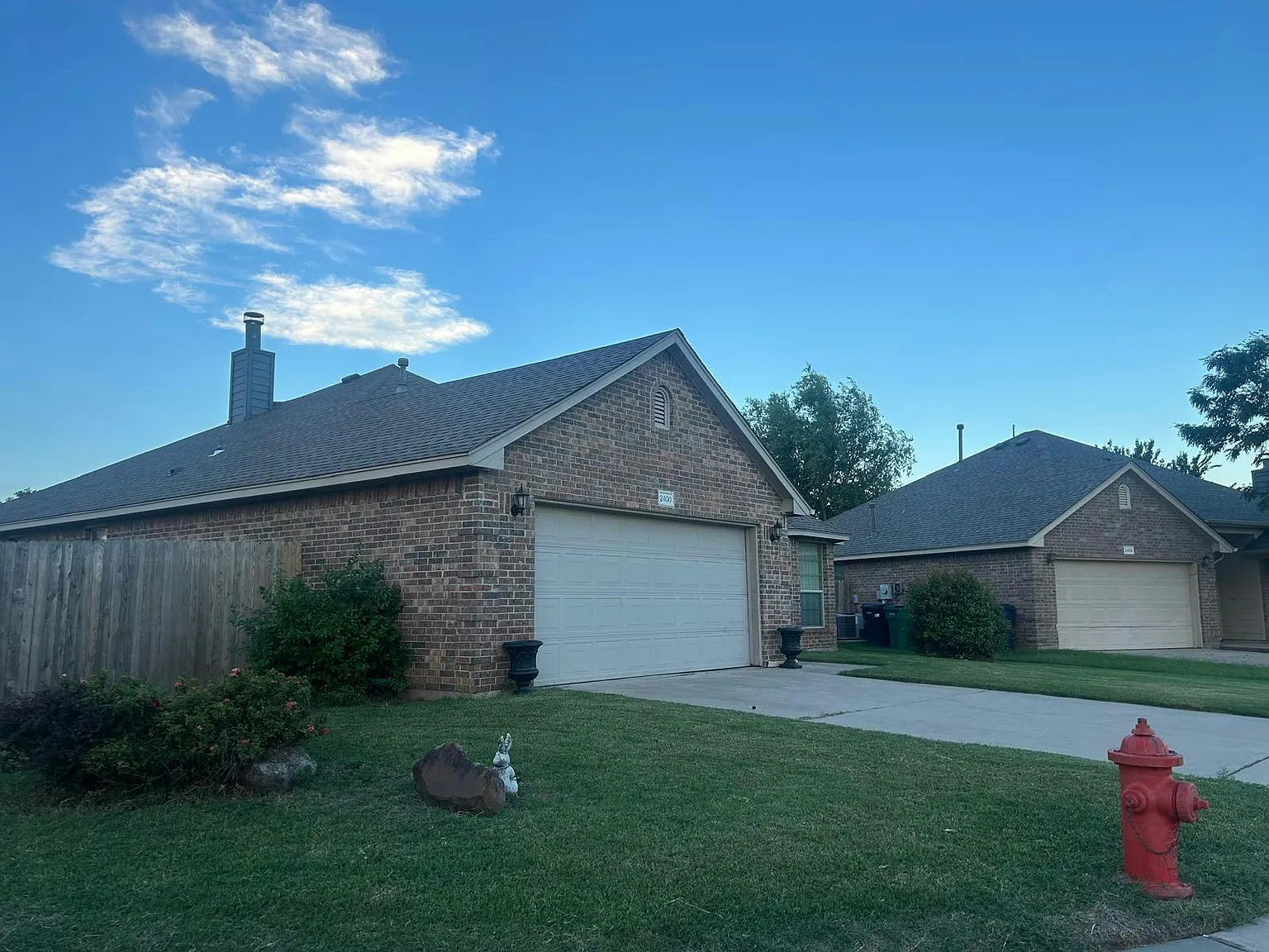 2400 Rookhaven Ln — Photo 3