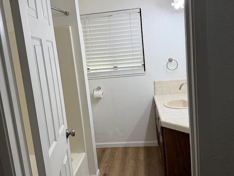 1636 Montclair Dr — Photo 18