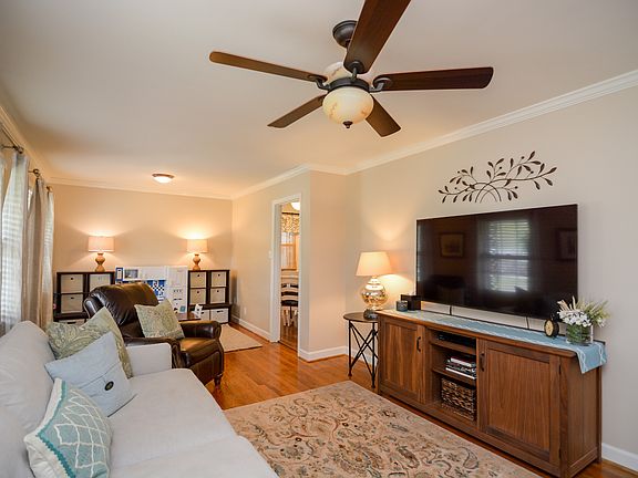 2nd image of 2341 Anthony Dr