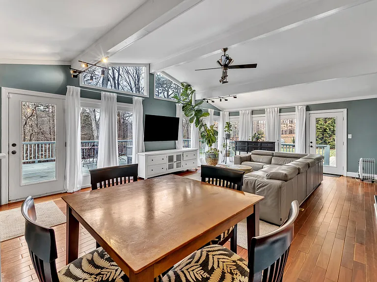 1126 Trailwood Dr — Photo 33