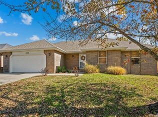 5128 S Ivey Ln, Battlefield, MO 65619