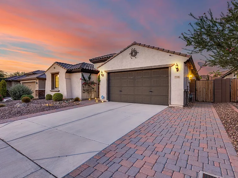 7308 W Tombstone Trl — Photo 4