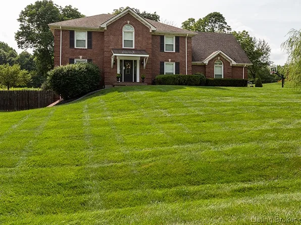 3011 Ridgewood Drive, Floyds Knobs, IN 47119