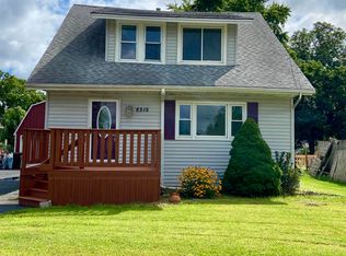 8315 Ravere St, Machesney Park, IL 61115