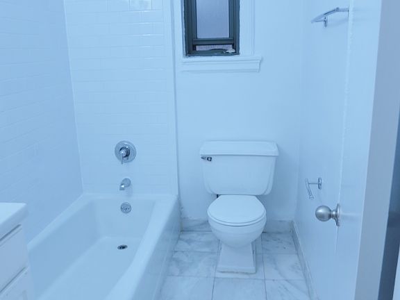 5th image of 528 E 79th St APT 1E