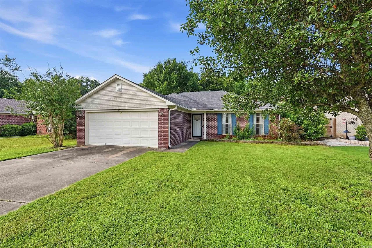 3 bed, 1267 sqft, $1,400 — Photo 1
