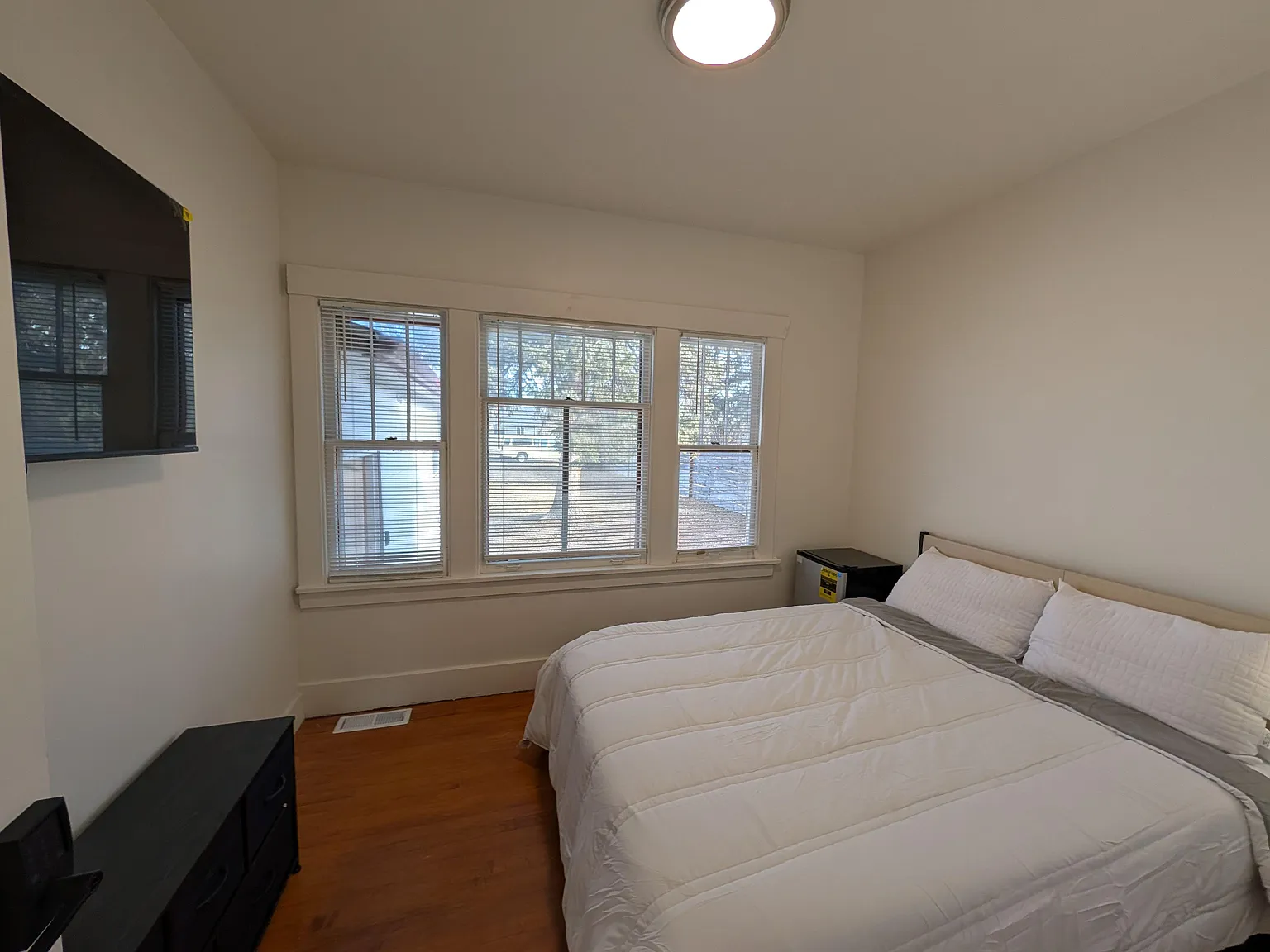 4 bed, 3.0 bath, 3000 sqft, $719 — Photo 3
