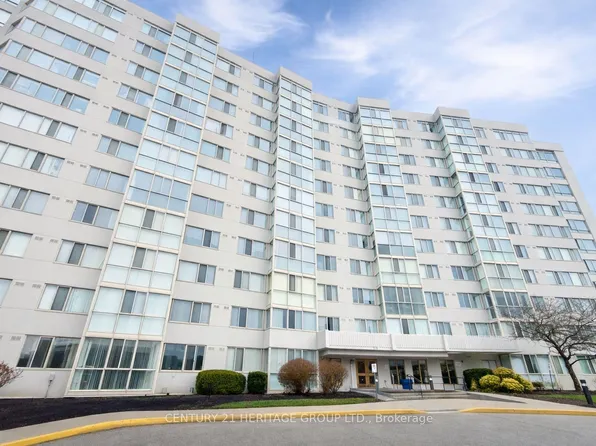 270 Davis Dr #701, Newmarket, ON L3Y 8K2