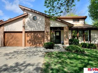 1310 Scott Rd, Papillion, NE 68046