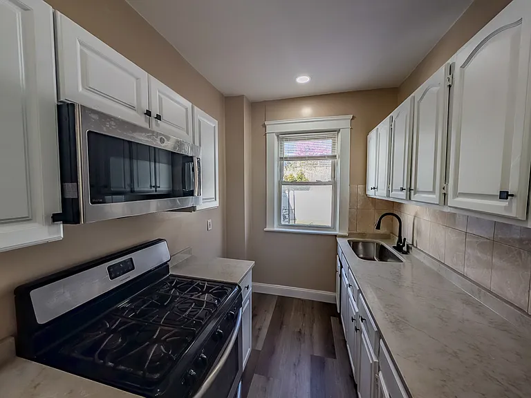 366 Academy Ave #1 — Photo 17