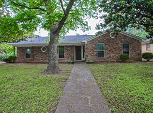 1612 Janice Ln, Fort Worth, TX 76112