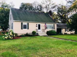 15 Hawthorne St, Millbury, MA 01527