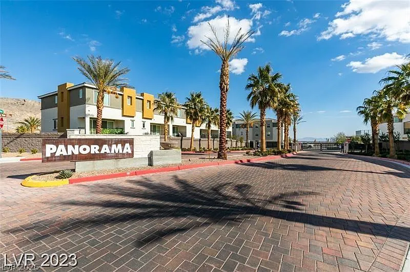 3 bed, 2.5 bath, 1847 sqft, $2,470 — Photo 1