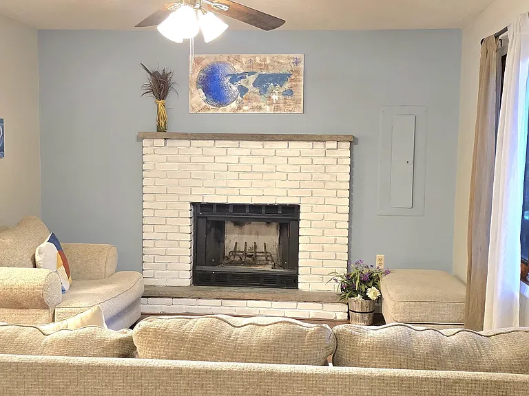 244 Canterbury Rd — Photo 3