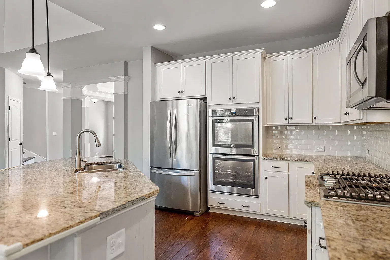 4 bed, 3.5 bath, 3309 sqft, $3,400 — Photo 3