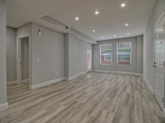 4th image of 427 N 2nd St Unit 110