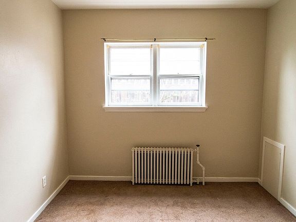 5th image of 509 E 7th St APT F