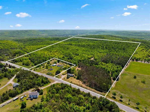 5512 Mitchell Rd, Petoskey, MI 49770