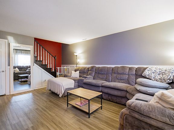 5th image of 4027 Almansa Ln