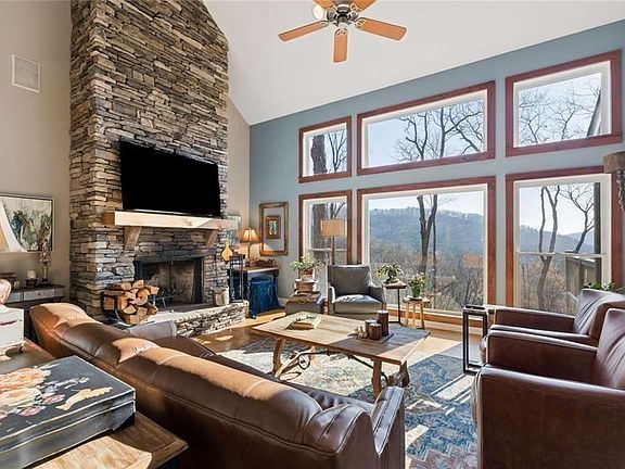 5th image of 1458 Valley View Dr