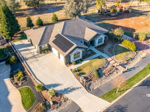 910 Santa Cruz Dr, Redding, CA 96003