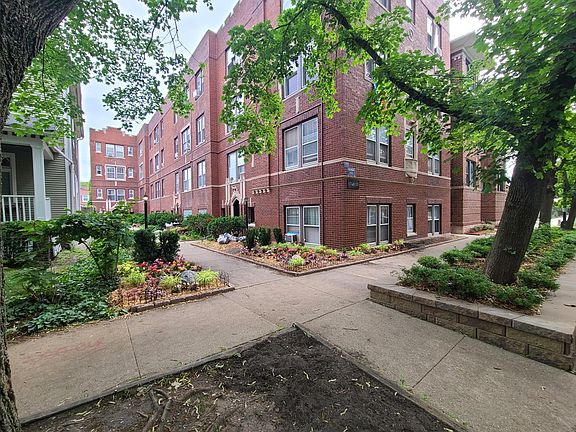 2nd image of 1748 W Granville Ave APT 1B
