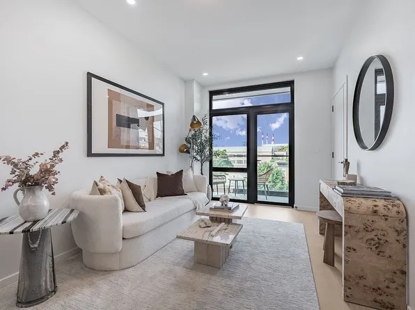 11-52 44th Dr #2D, Long Island City, NY 11101