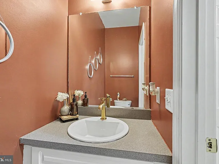 16 Shelley Cir — Photo 13