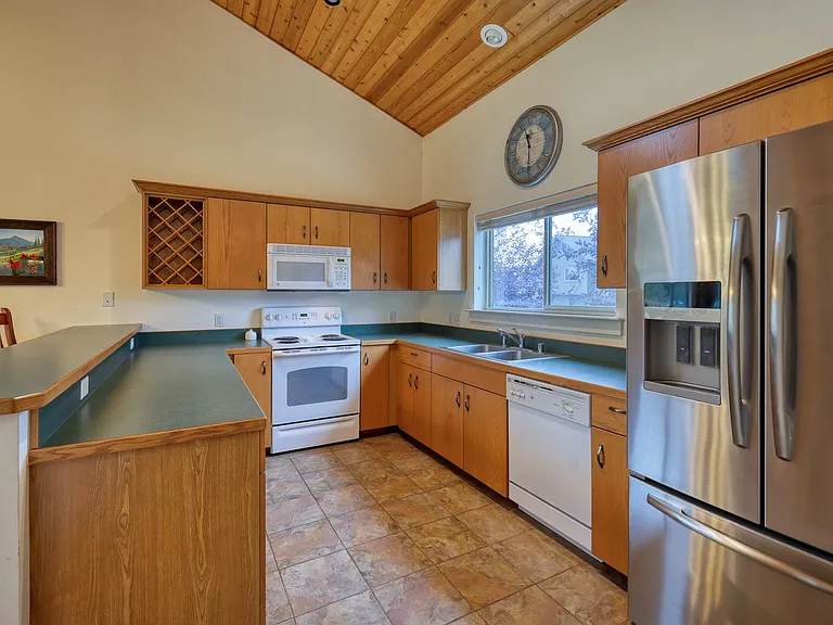 313 Firelight Dr — Photo 3