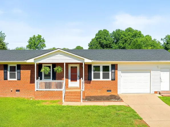 138 Glassy Dr, Inman, SC 29349