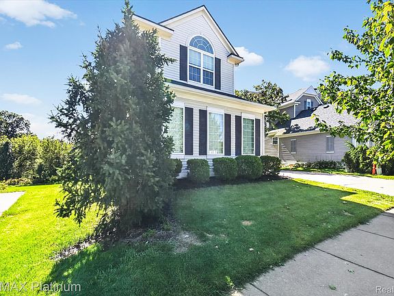 2nd image of 123 Merrimack Dr