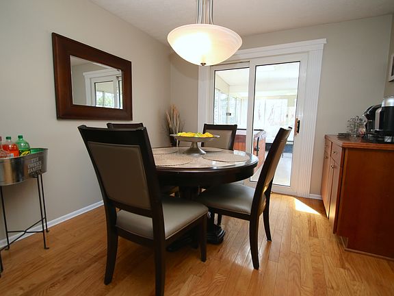 5th image of 125 Willow Pond Way