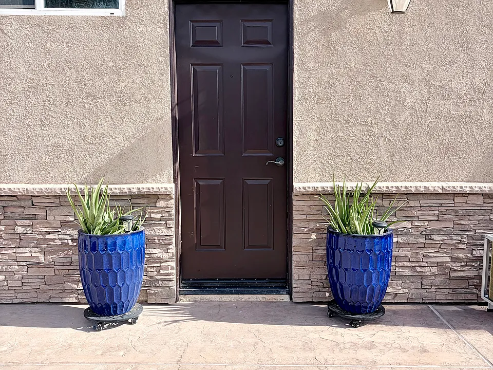 2476 H Najera Ave