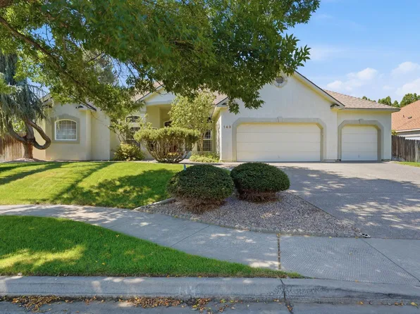 143 W Mesa Dr, Richland, WA 99352