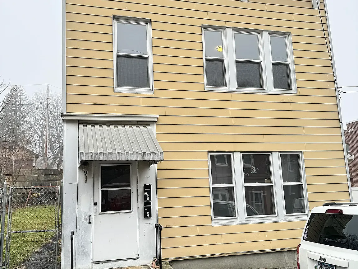 3 bed, 1200 sqft, $1,650 — Photo 4