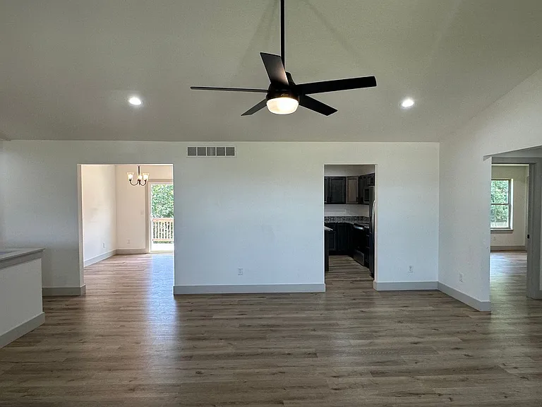165 Mesa Dr — Photo 10