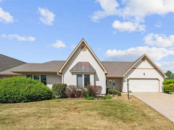 2702 Chipperfield Rd, Lawrence, KS 66047