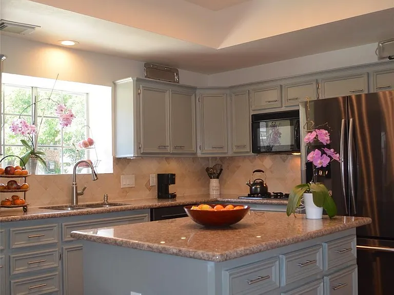 4635 Meadow Green Dr — Photo 4
