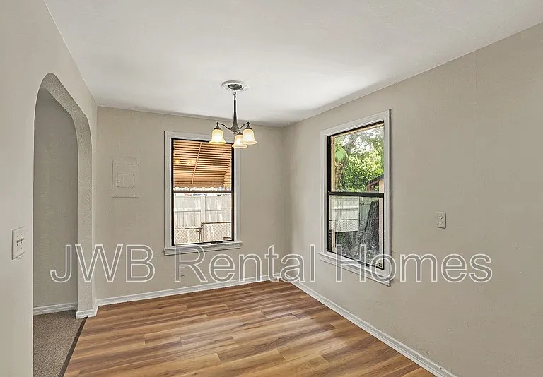 3825 Division St — Photo 7